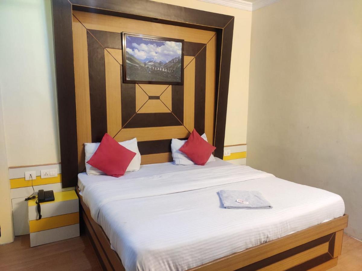 Hotel Amandeep Dharamshala Extérieur photo
