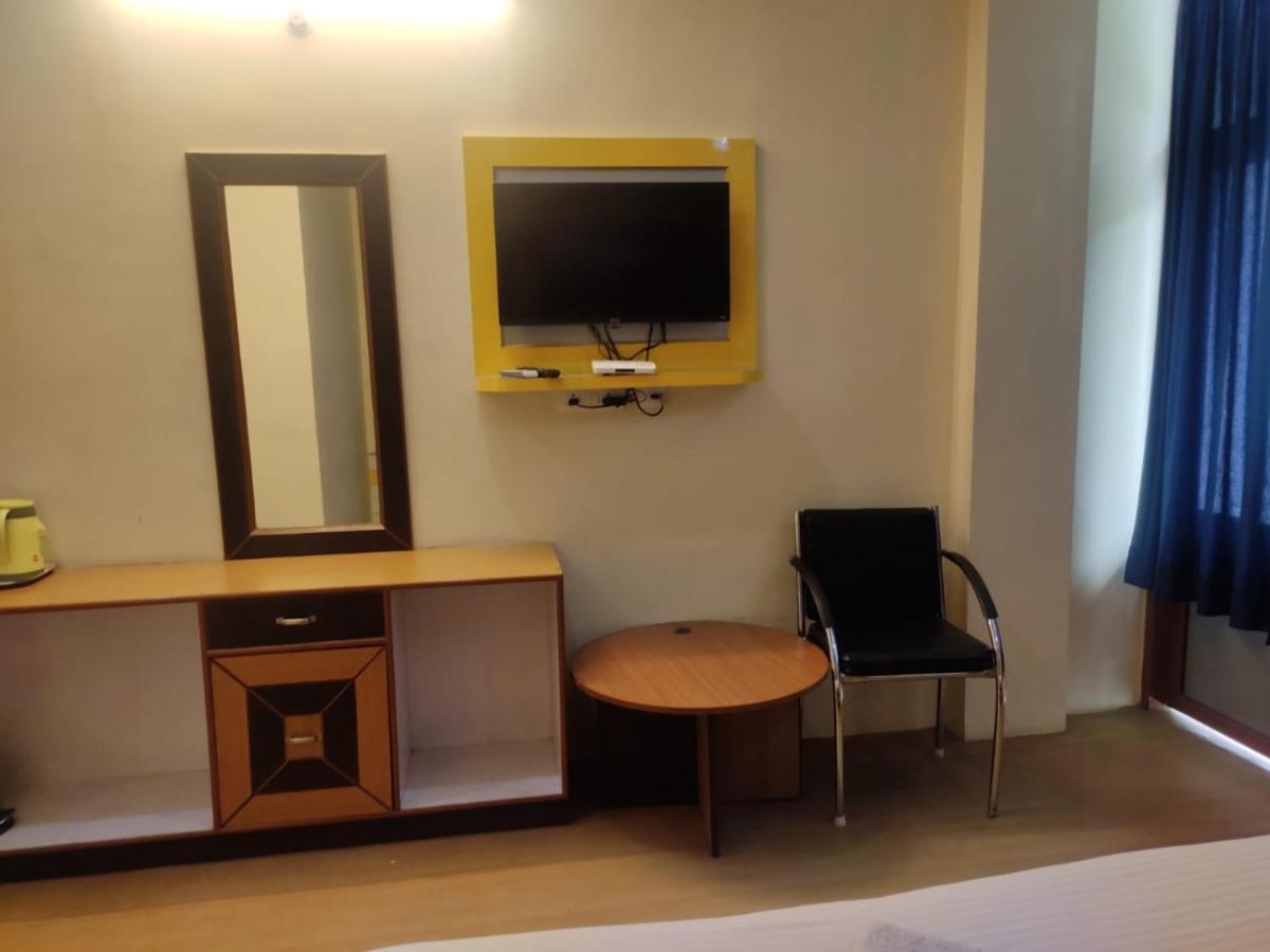 Hotel Amandeep Dharamshala Extérieur photo