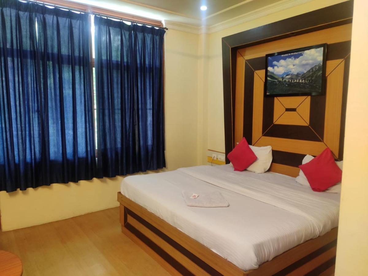 Hotel Amandeep Dharamshala Extérieur photo