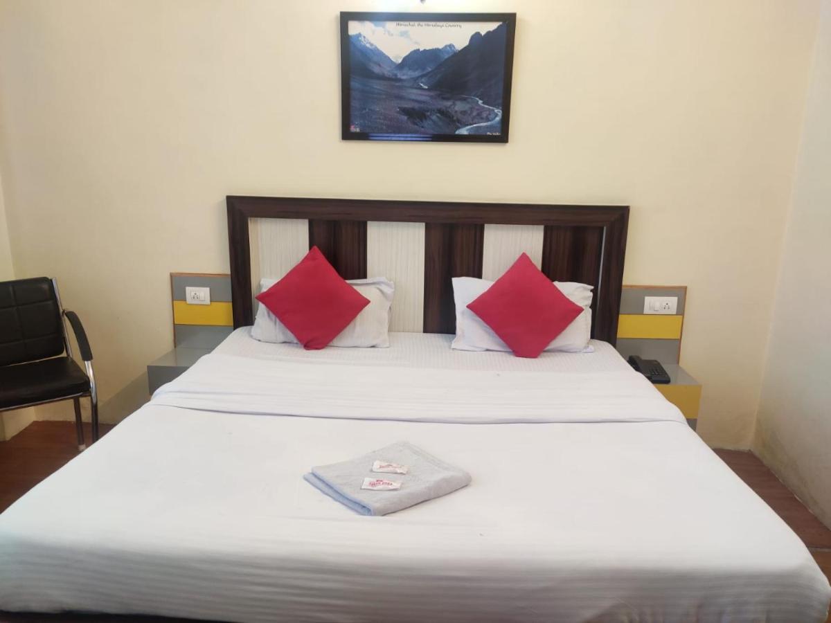 Hotel Amandeep Dharamshala Extérieur photo