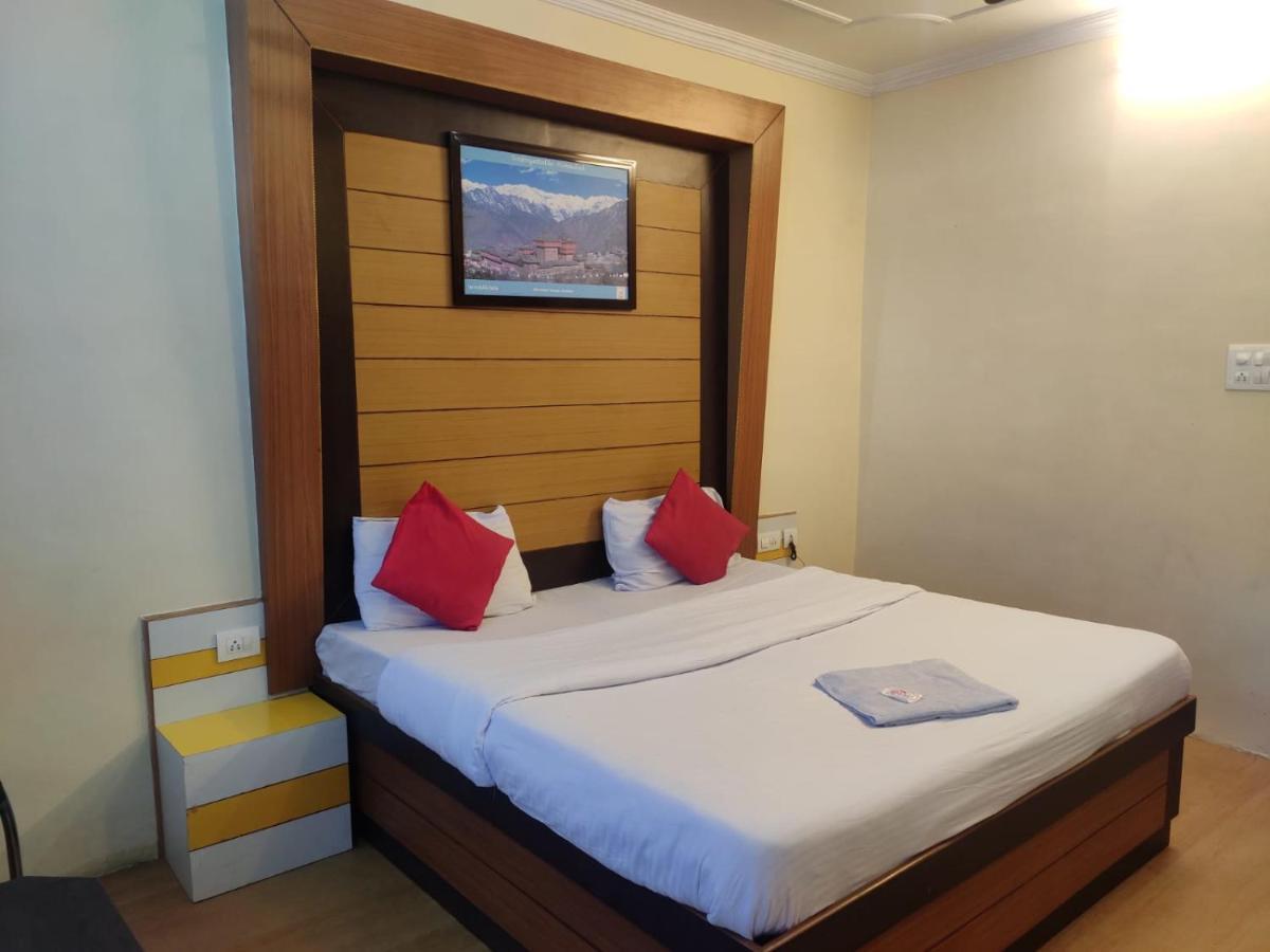 Hotel Amandeep Dharamshala Extérieur photo