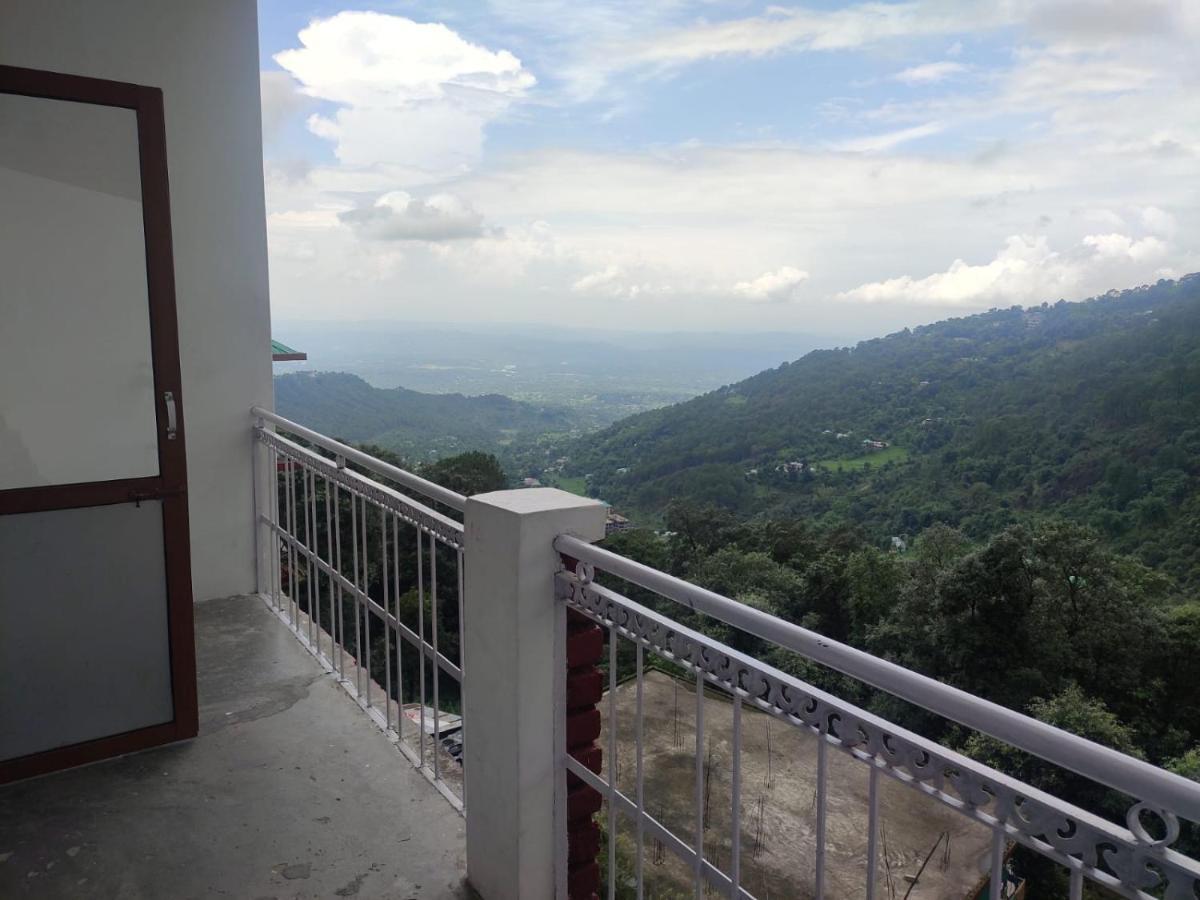 Hotel Amandeep Dharamshala Extérieur photo