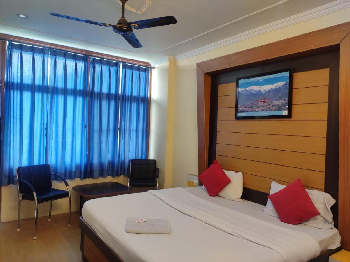 Hotel Amandeep Dharamshala Extérieur photo